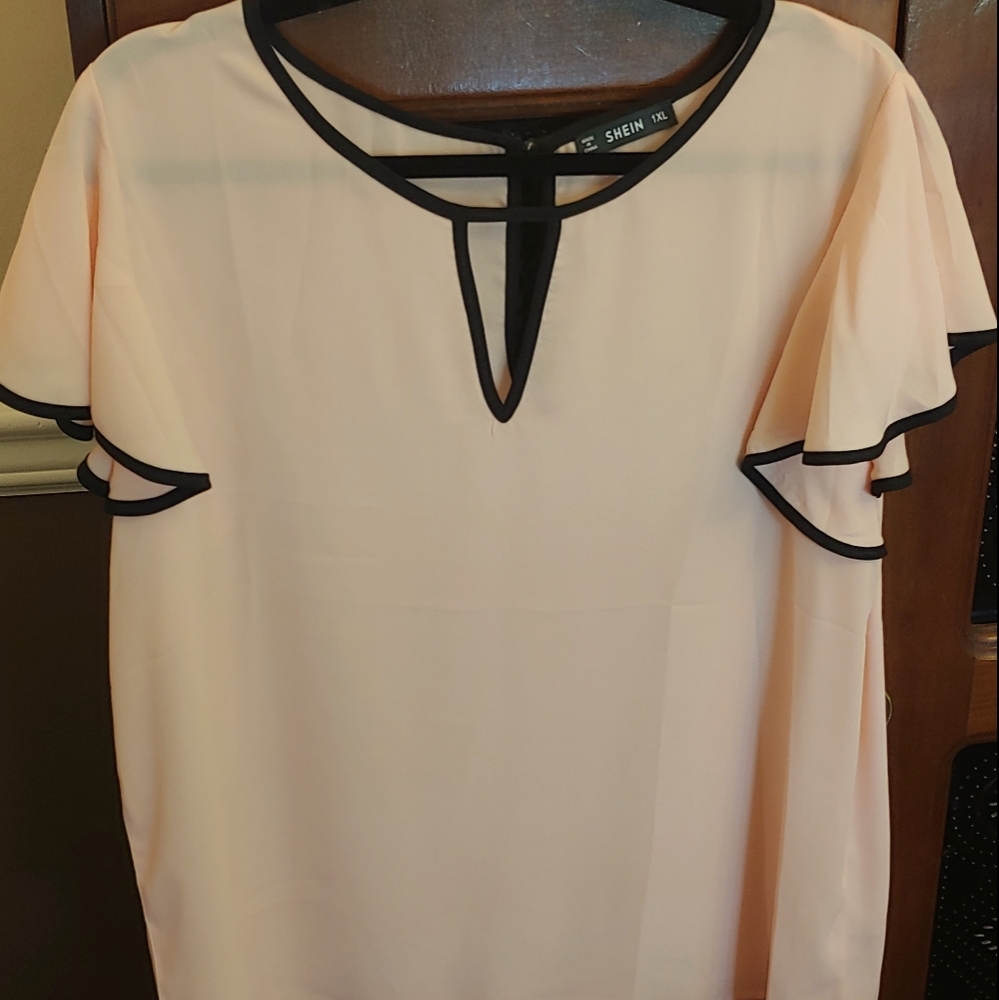 Flutter Sleeved Blouse